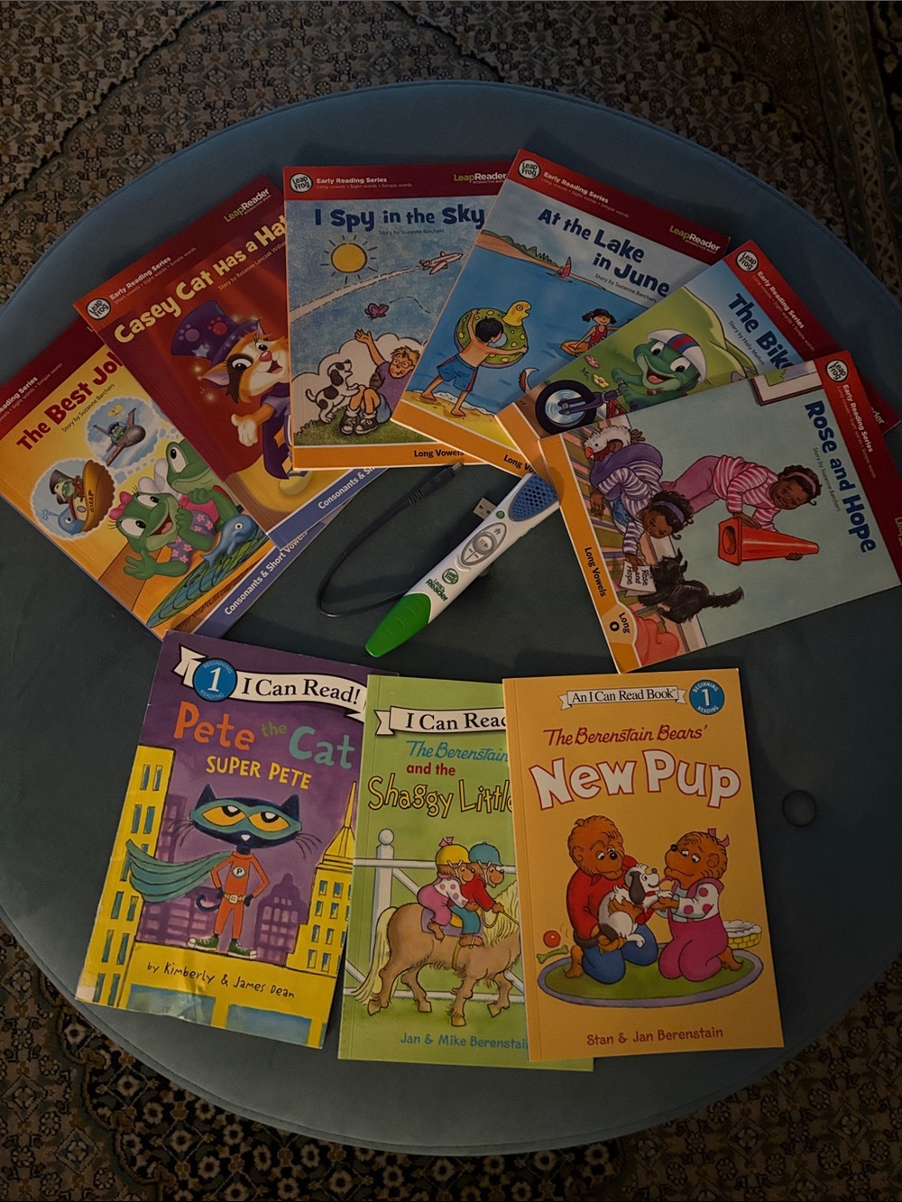Leapfrog Tag Reader Starter Set with Assorted I Can Read Kids Books
